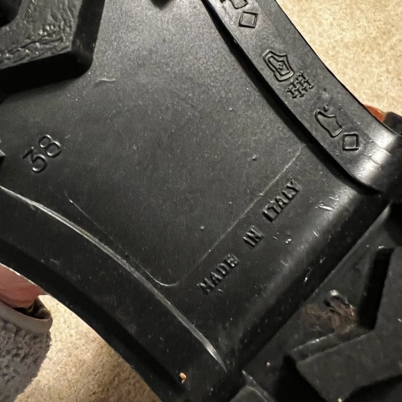 Authentic Burberry Rain boots. Please take a look at photos before purchasing. - Picture 8 of 10